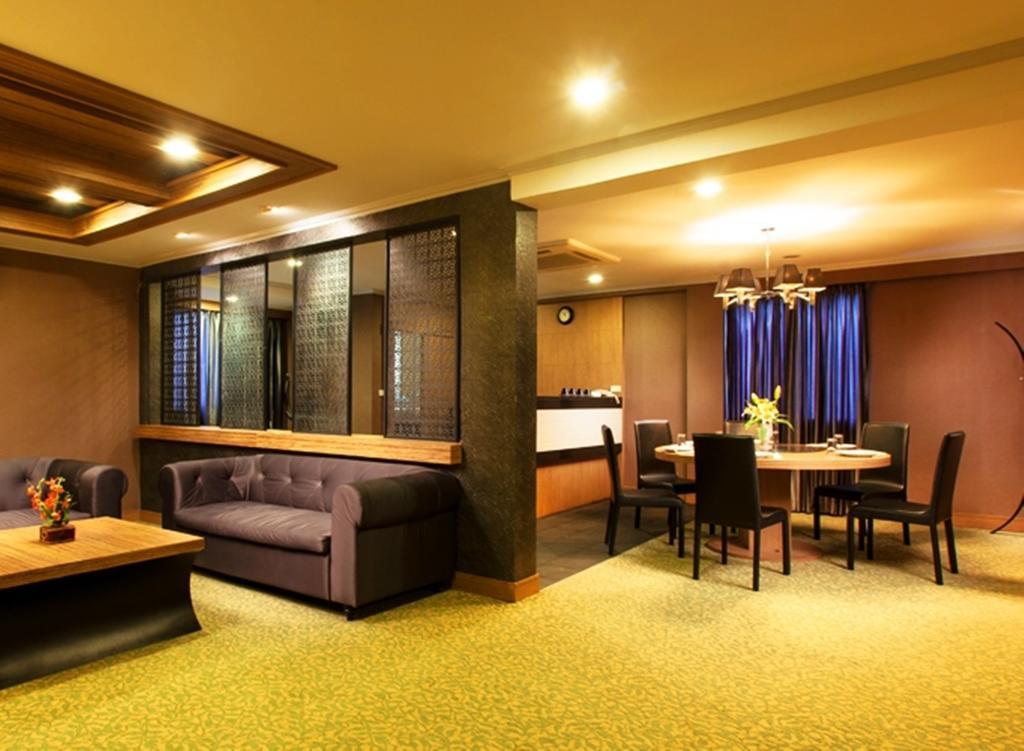 Q Hotel Бангкок Экстерьер фото