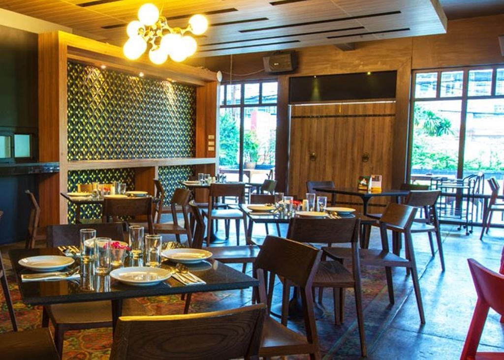 Q Hotel Бангкок Экстерьер фото