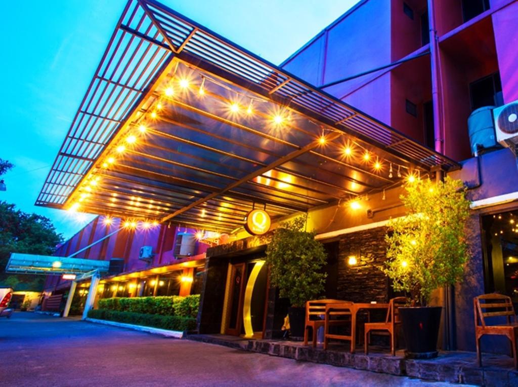Q Hotel Бангкок Экстерьер фото