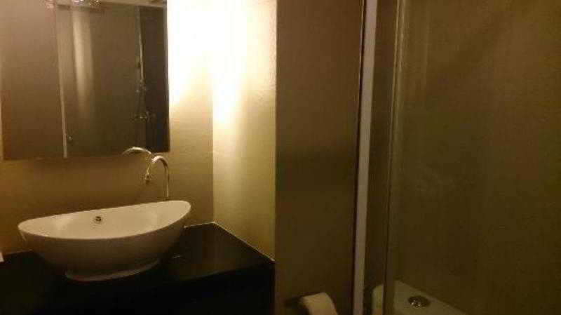 Q Hotel Бангкок Экстерьер фото