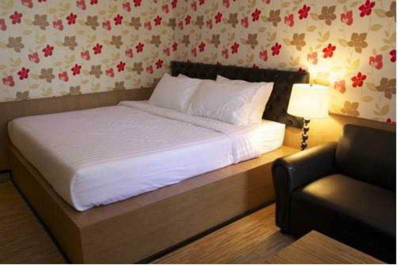 Q Hotel Бангкок Экстерьер фото