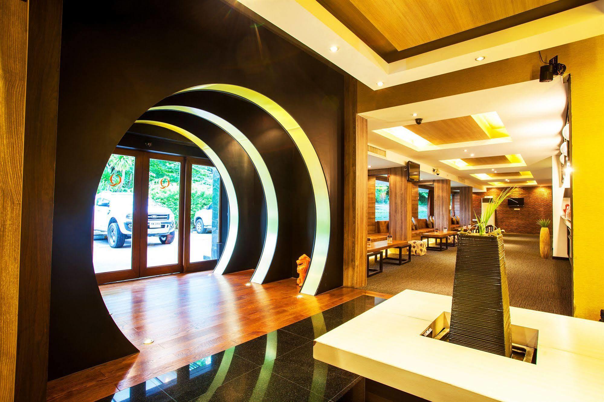 Q Hotel Бангкок Экстерьер фото